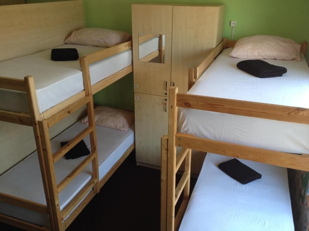Номер (Спальное место на двухъярусной кровати в общем номере для мужчин) хостела Loft, Краснодар