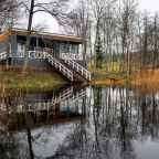 Дом (На озере), Загородный отель Времена года