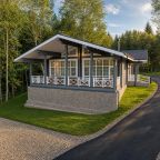 Дом (Охотника), Загородный отель Времена года