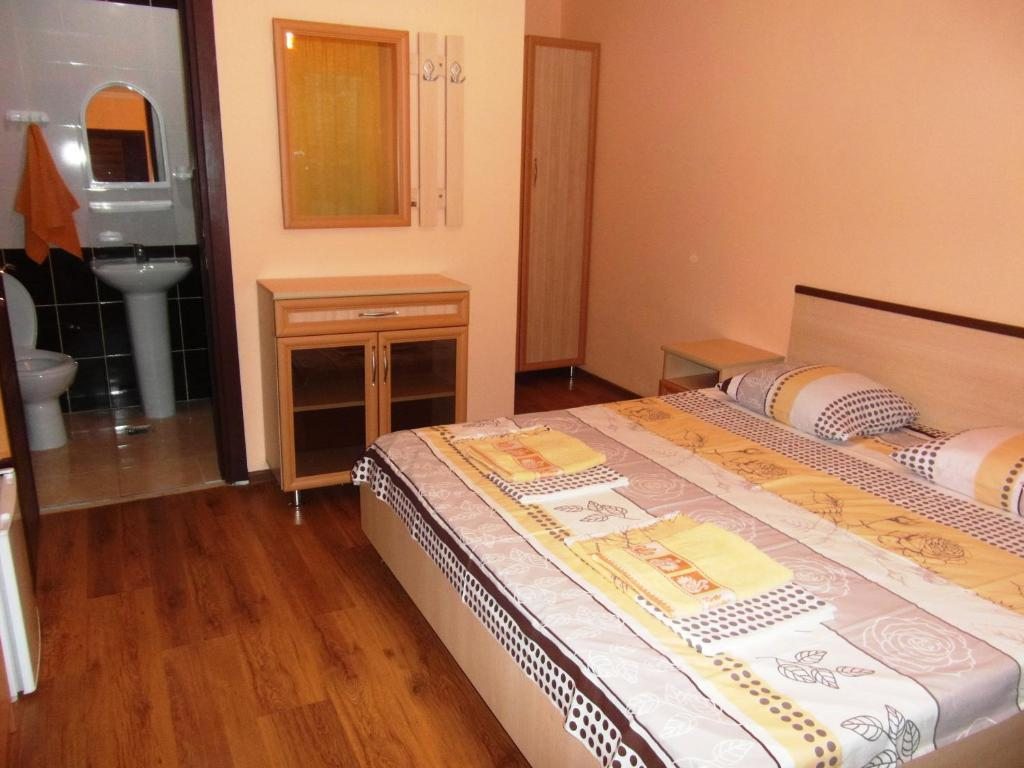 Двухместный (Двухместный номер с 2 отдельными кроватями) отеля Гагра на Подгорном
