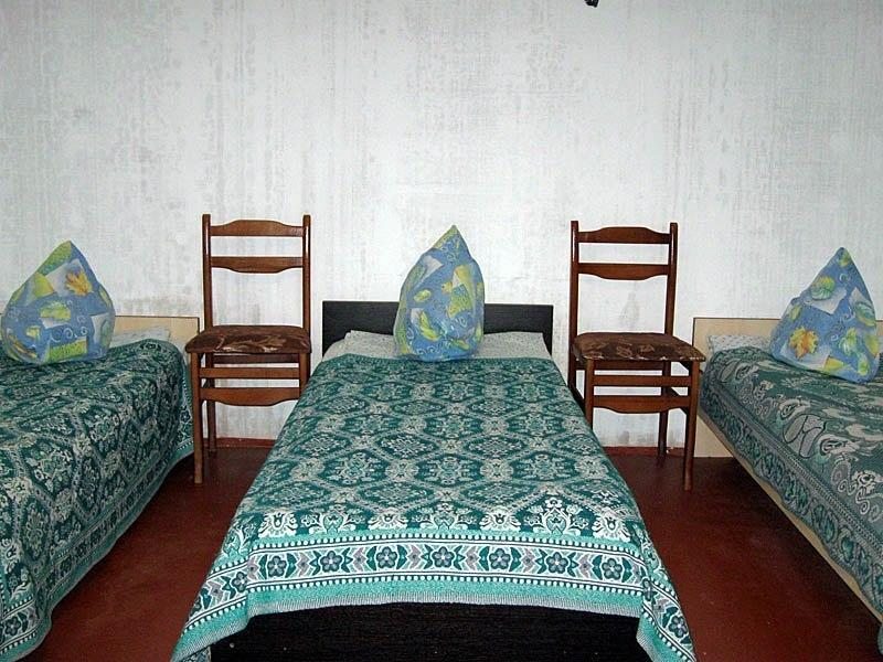 Трехместный (Трехместный номер эконом-класса с общей ванной комнатой) гостевого дома Белая Речка, Гудаута