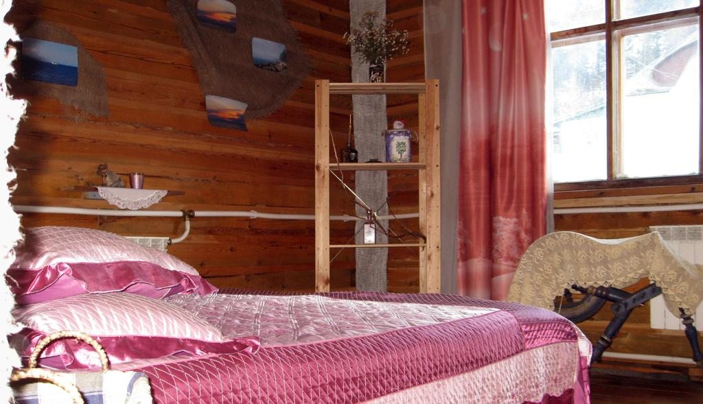 Двухместный (Бюджетный двухместный номер с 1 кроватью) гостевого дома Приют Авантюриста, Горячинск