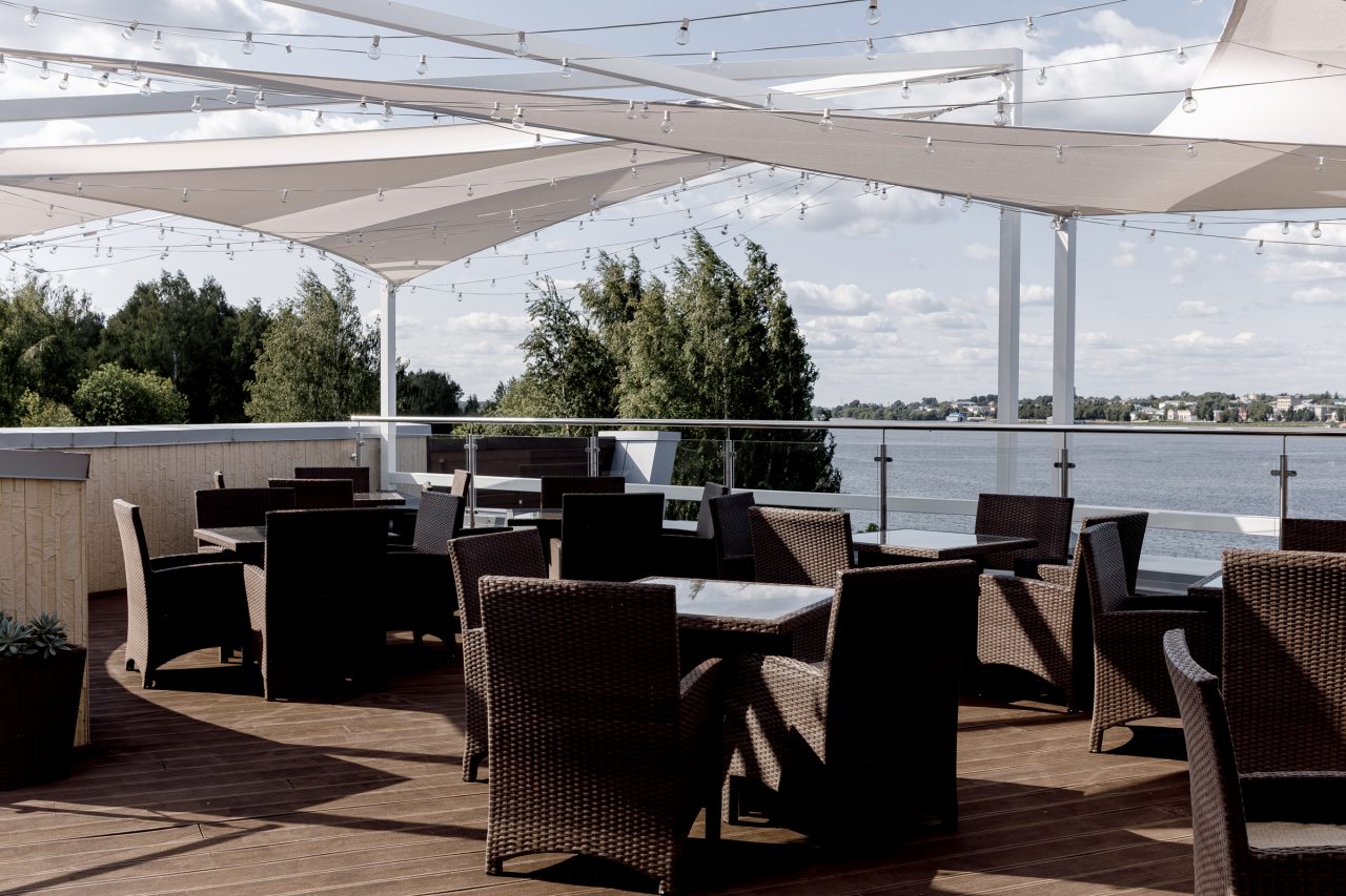 Ресторан на крыше отеля, Отель Cruise