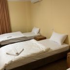 Двухместный (Стандартный номер с 2 односпальными кроватями и диваном), Отель Спартак