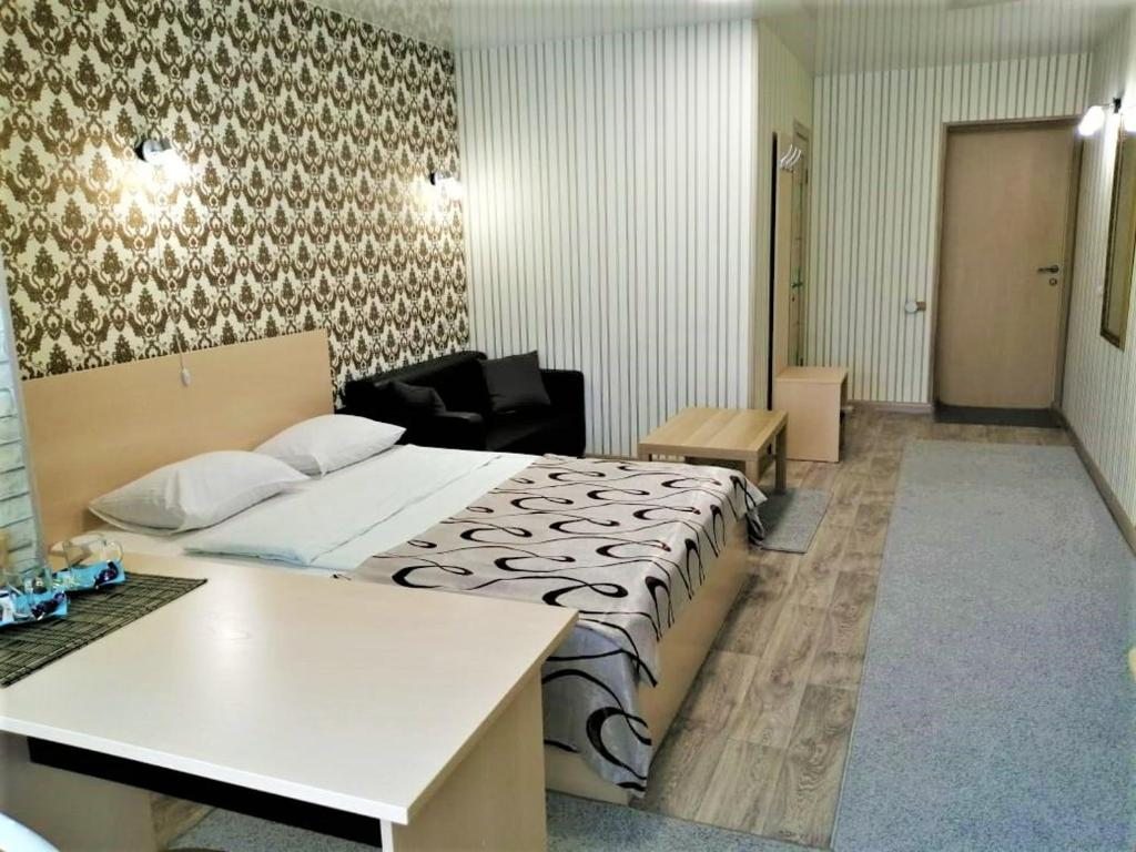 Двухместный (Двухместный номер Делюкс с 1 кроватью) гостиницы Art Plaza, Томск