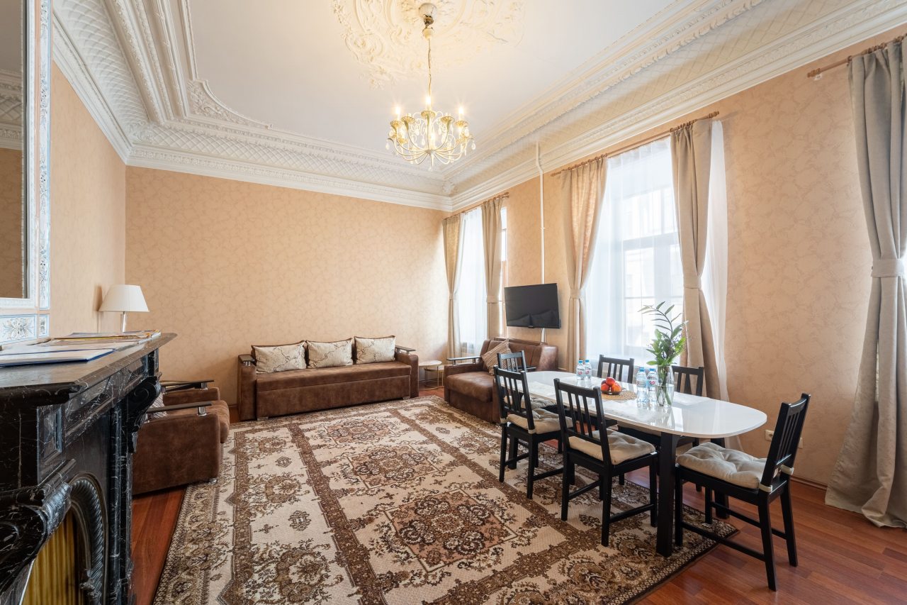 Апартаменты (У Дворцовой площади с камином), Гостевой дом A1 Rooms