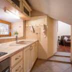 Апартаменты (У Дворцовой площади с камином), Гостевой дом A1 Rooms