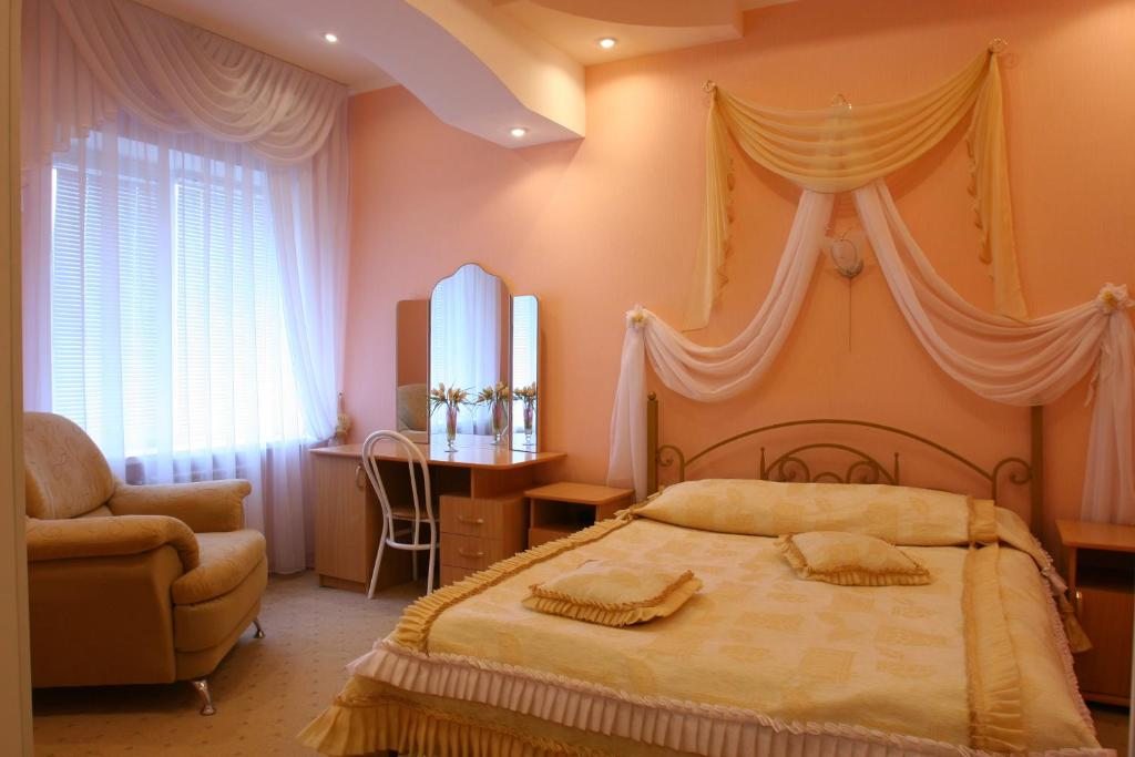 Номер с двуспальной кроватью в гостинице Отель, Волгодонск. Гостиница Отель