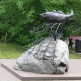 Памятник рыбе