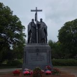 Памятник Кириллу и Мефодию в Ильинском сквере (недалеко от хостела)