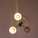 Неработающая лампочка в комнате