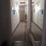 В коридоре отеля