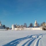 Покровский монастырь. Вид с Каменки. Следы от снегоходов.