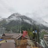 Домбай, фото отдыхающего в мае