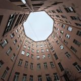 Санкт-Петербург, фото отдыхающего в апреле