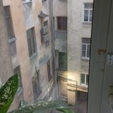 Вид из кухонного окна во двор-колодец