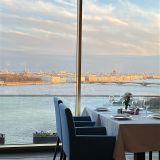 Санкт-Петербург, фото отдыхающего в апреле