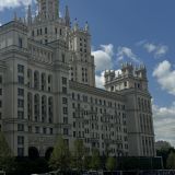 Москва, фото отдыхающего в мае