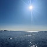 Финский залив, фото отдыхающего в мае