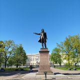 Финский залив, фото отдыхающего в мае
