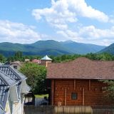 Горнолыжные курорты России, фото отдыхающего в июне