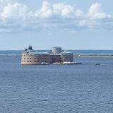 Финский залив, фото отдыхающего в июне