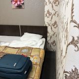 Кровать и проход к ней