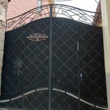 Ворота к отелю. 