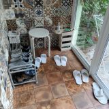 Тапки вышедших постояльцев