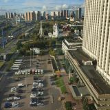 Вид из окна на отель и Кремль