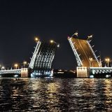Санкт-Петербург, фото отдыхающего в сентябре