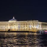 Санкт-Петербург, фото отдыхающего в сентябре