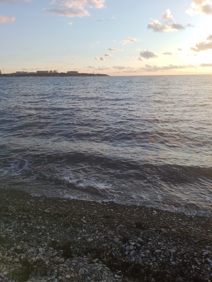 Юг России, фото отдыхающего в октябре