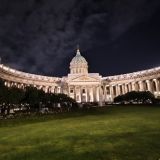 Санкт-Петербург, фото отдыхающего в октябре