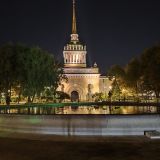 Санкт-Петербург, фото отдыхающего в октябре