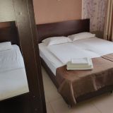 Номера чистые, телевизор, холодильник есть, 
