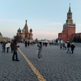 Москва, фото отдыхающего в марте