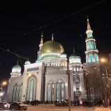 Москва, фото отдыхающего в марте