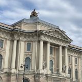 Санкт-Петербург, фото отдыхающего в апреле