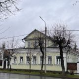 Озеро Неро, фото отдыхающего в апреле