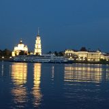 Река Волга, фото отдыхающего в июне