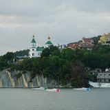 Город Абрау-Дюрсо, фото отдыхающего в августе