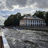 Санкт-Петербург, фото отдыхающего в сентябре